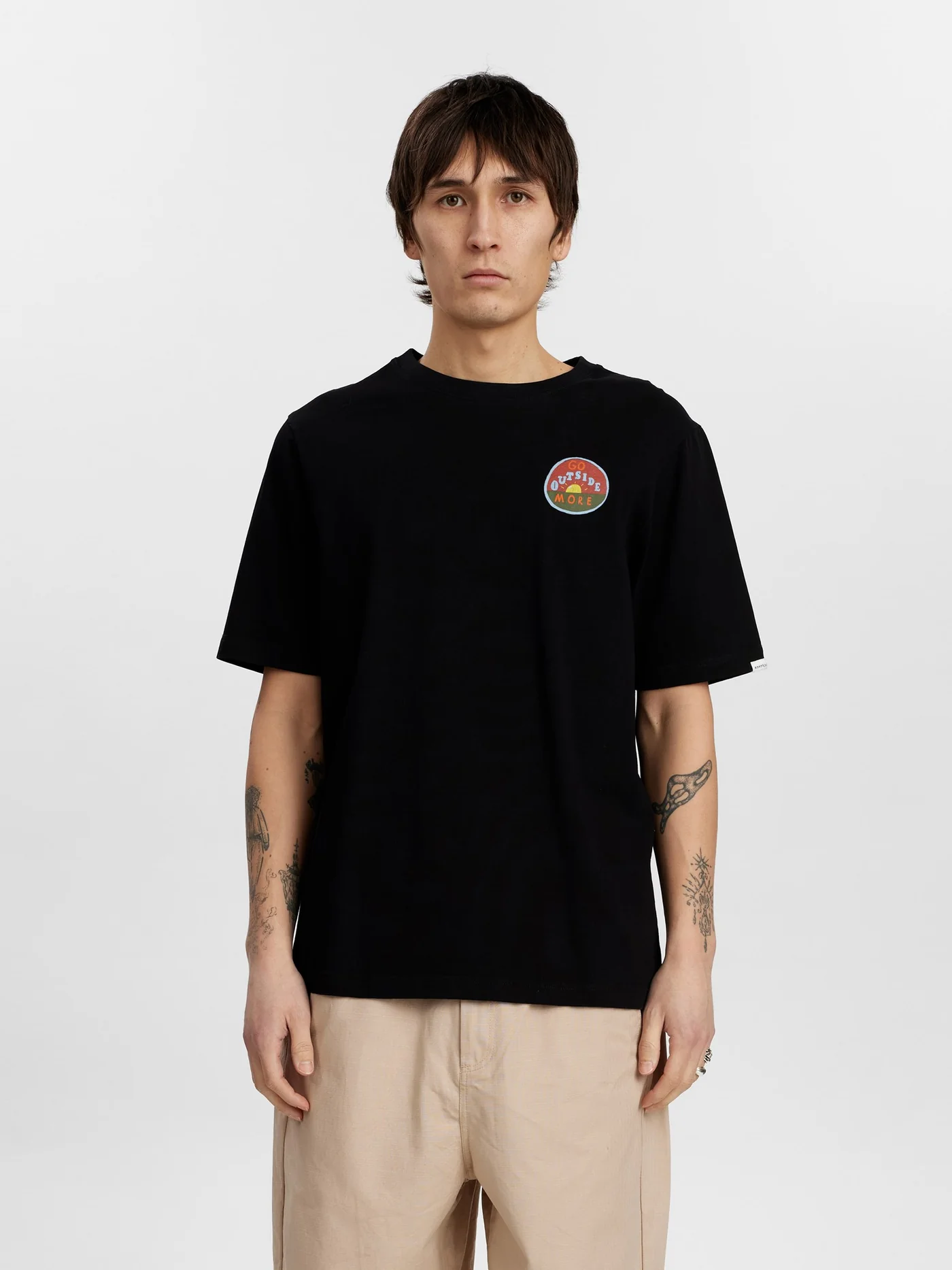 Anerkjendt 901973 akkikki go outside more ss tee 0000 caviar