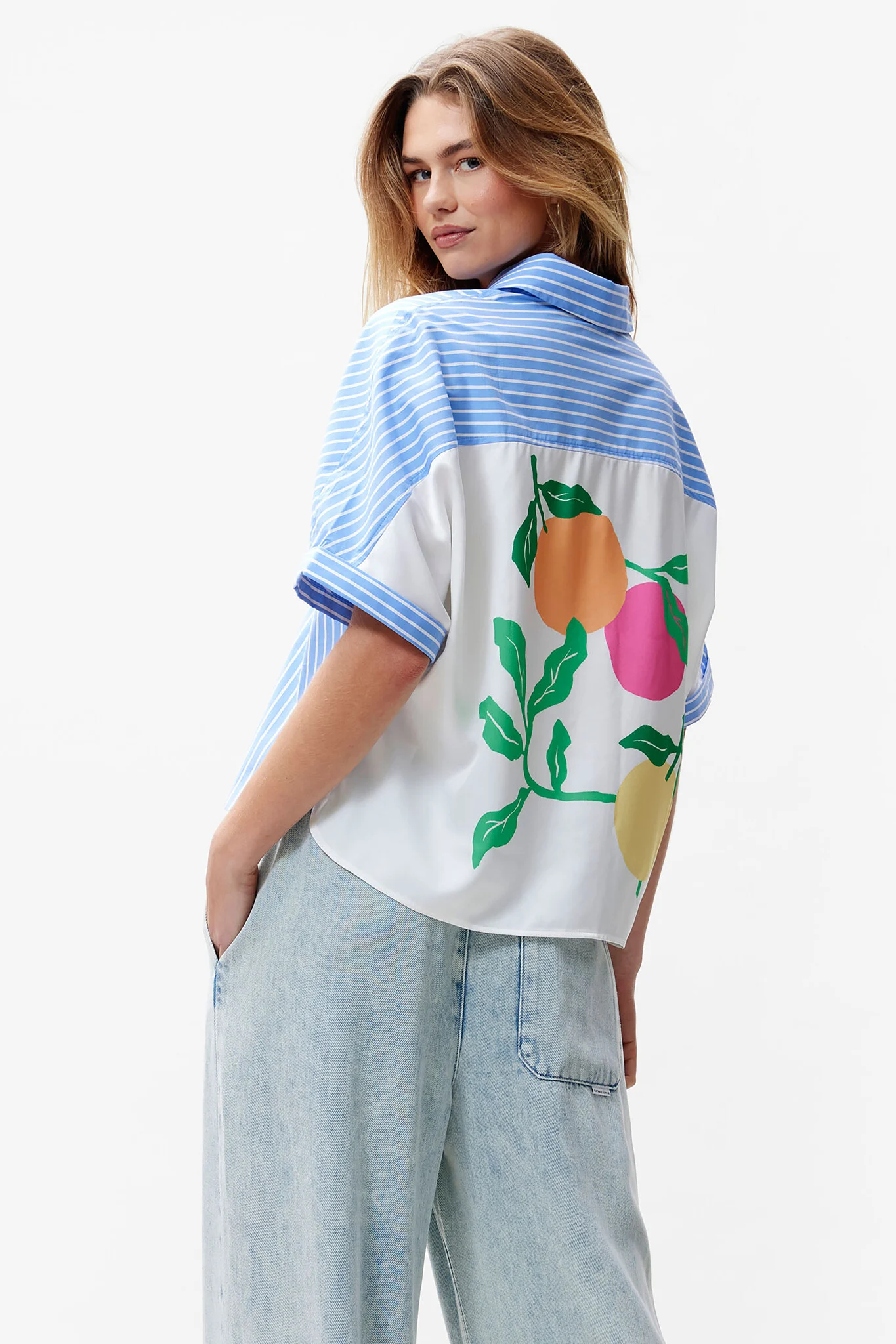 Catwalk Junkie 2502021603 short sleeve blouse with graphic