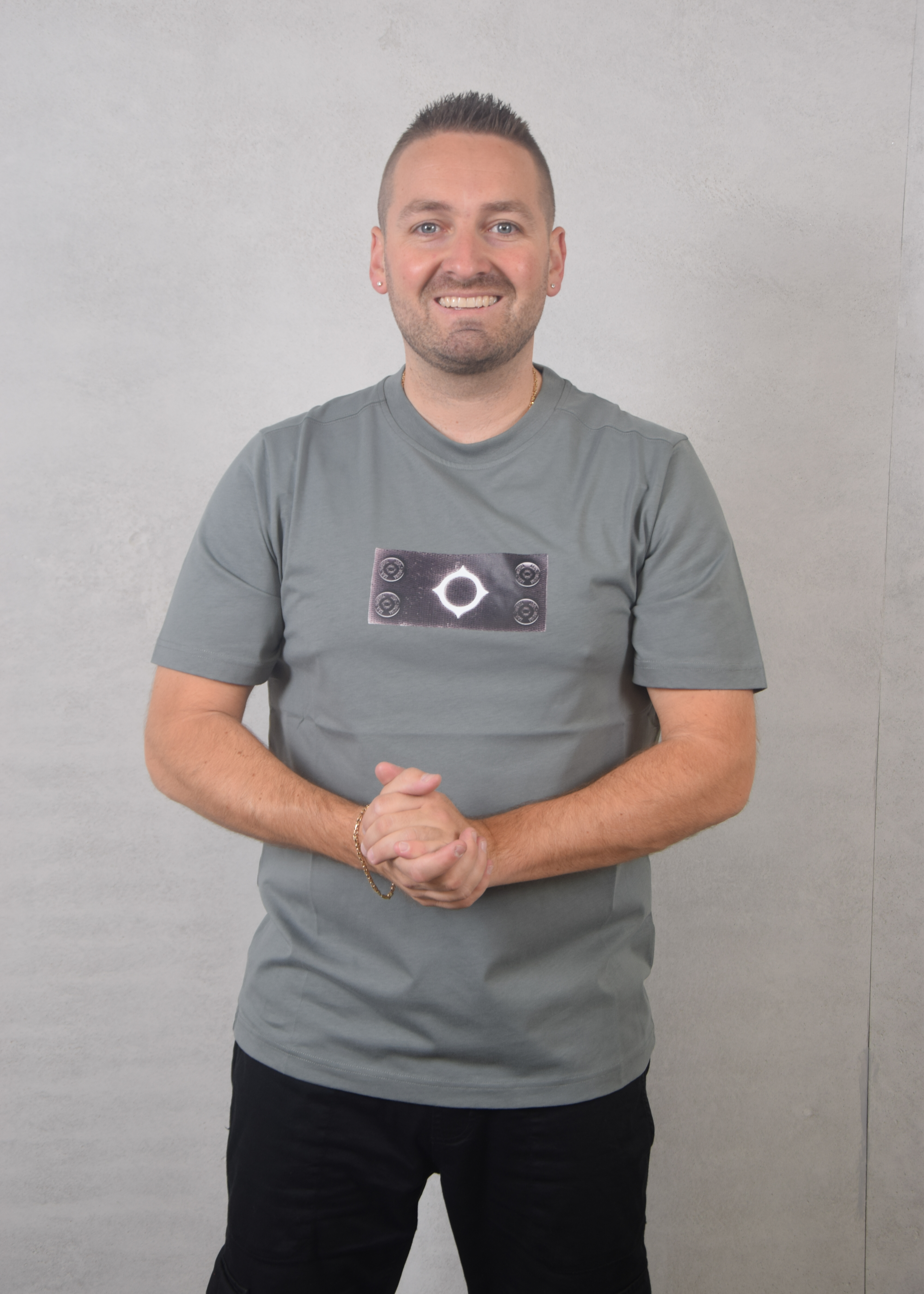 Ma.strum Tromple loeil badge tee