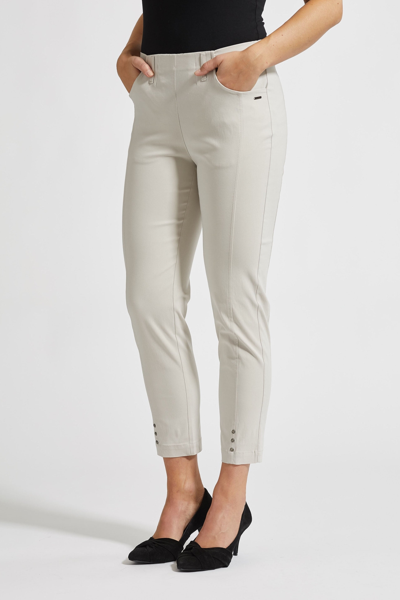 LAURIE Damen vegan Hose Crop Chloe Slim Grau Sand
