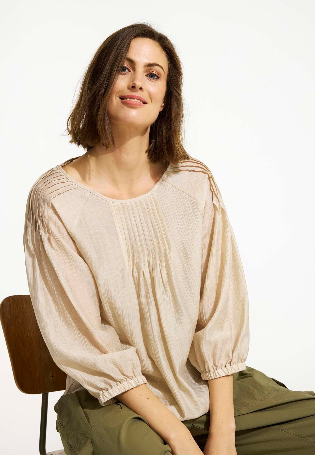 IN FRONT BEATE BLOUSE 16552 189  (Light Sand 189)