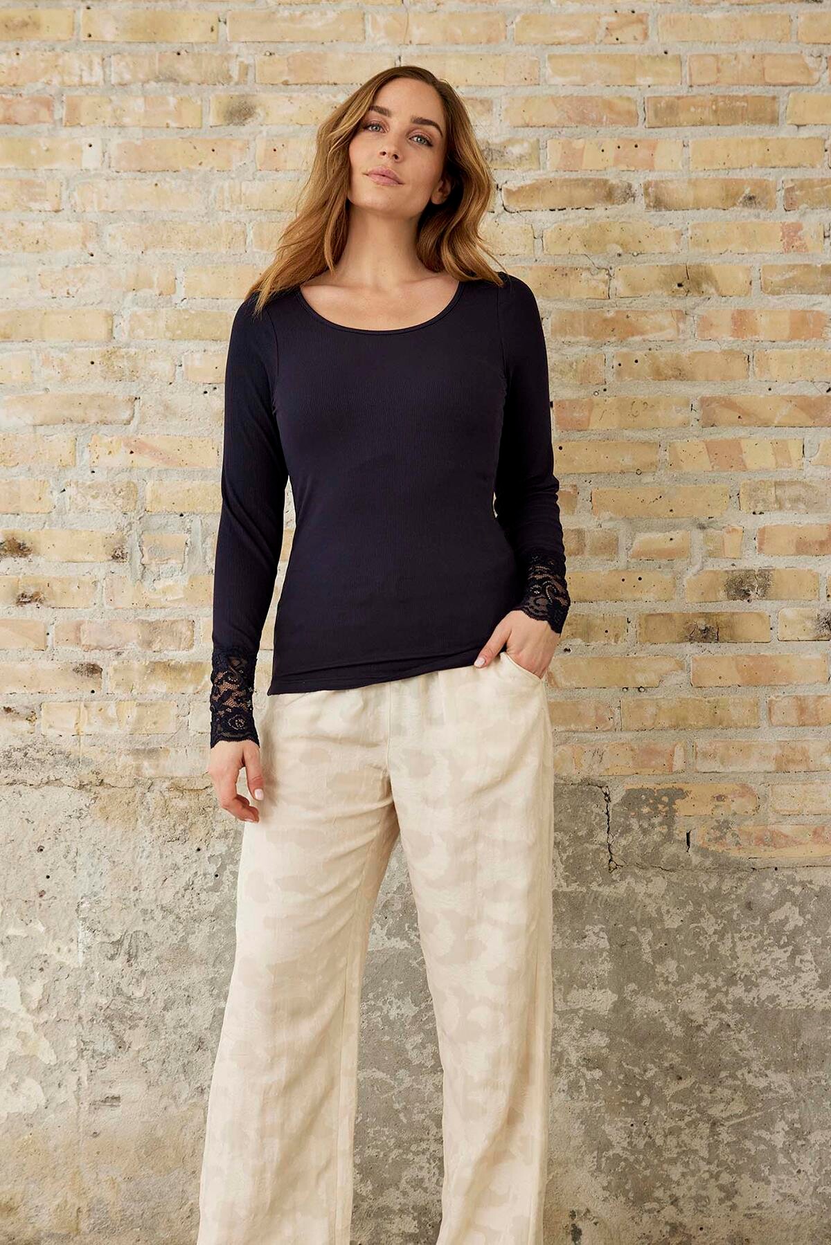 IN FRONT VIVIAN BLOUSE 15862 591 (Navy 591)
