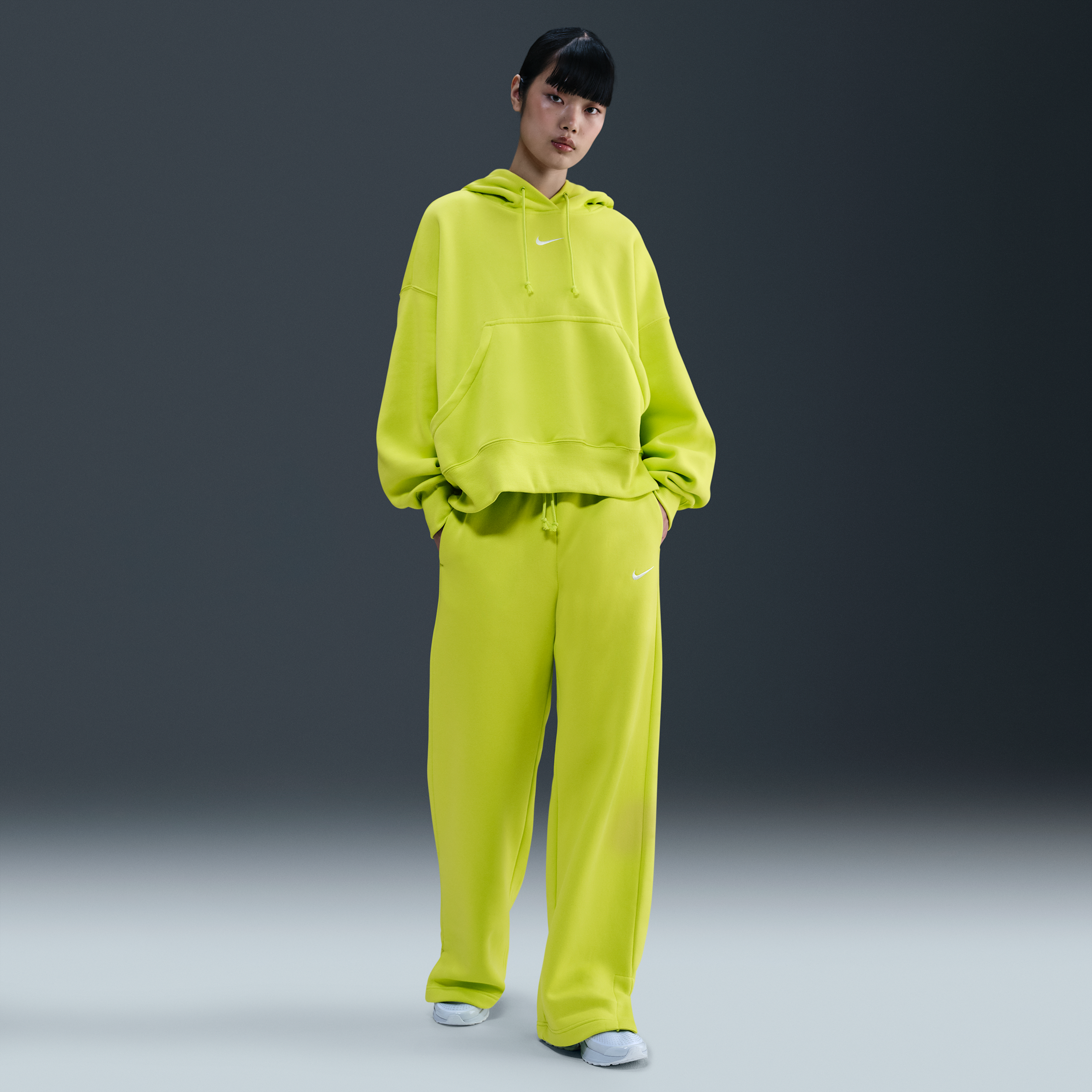 Nike Phoenix Fleece damesbroek met hoge taille en wijde pijpen - Groen
