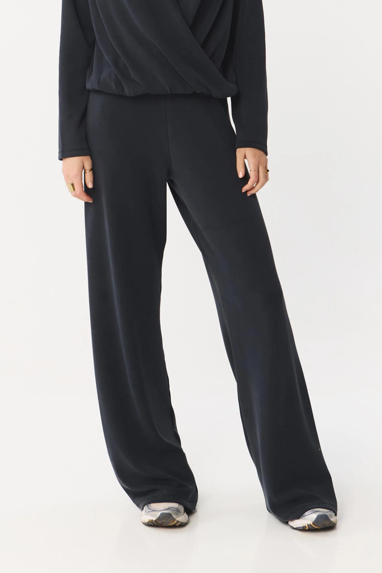 SUITE13LAB Damen vegan Hose Katy Schwarz