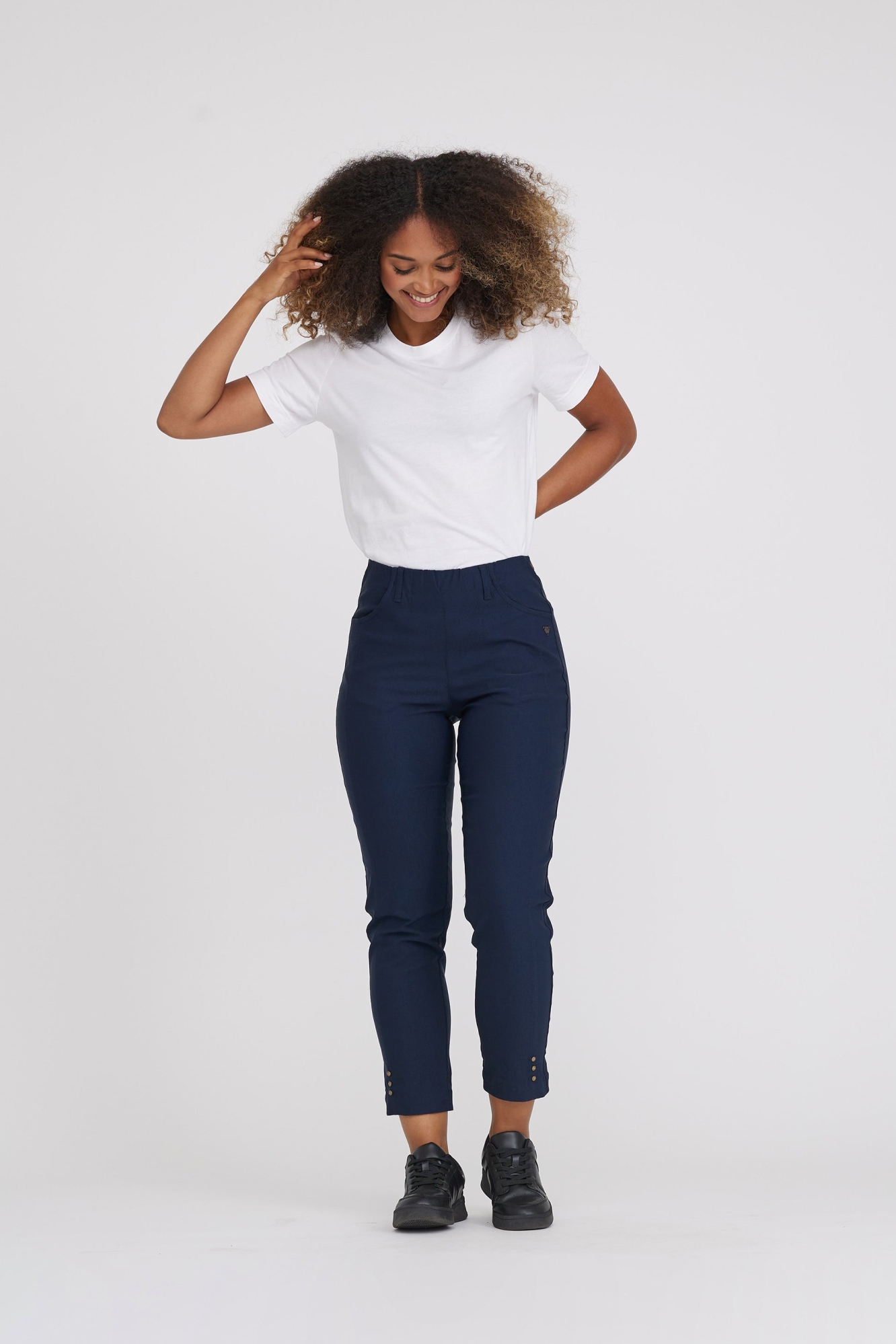 LAURIE Damen vegan Hose Rose Regular Crop Marineblau