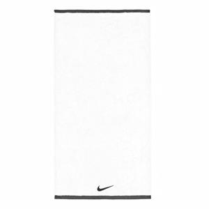 Nike Fundamental Handdoek 60x120cm