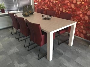 ShopX Leren eetkamerstoel mate met armleuning, rood leer, rode keukenstoelen