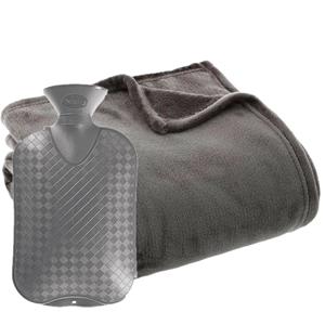 Atmosphera Fleece deken/plaid Titanium Grijs 130 x 180 cm en een warmwater kruik 2 liter -