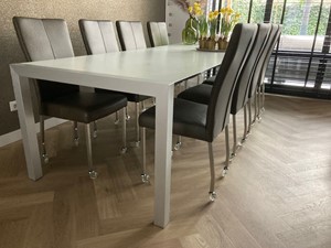 SHOPX HUISCOLLECTIE Set van 8 leren eetkamerstoelen met wieltjes en hoge rug - grijs leer - Echt leer, Modern, ontdek de vele Leersoorten en Kleuren bij ShopX