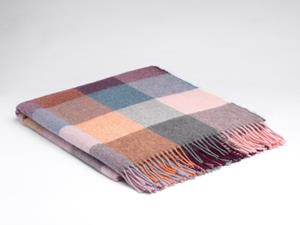 Mcnutt of Donegal plaid Alpaca 145x200 Rose Dust