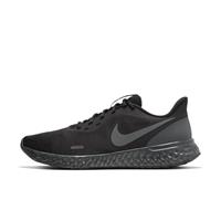 Nike Revolution 5