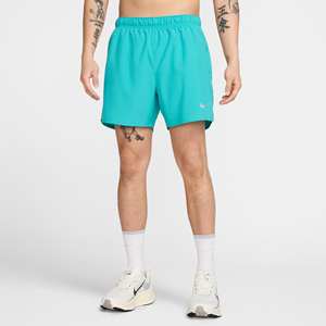 Nike Challenger multifunctionele 2-in-1 herenshorts met Dri-FIT (13 cm) - Groen