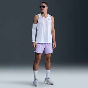 Nike Challenger multifunctionele 2-in-1 herenshorts met Dri-FIT (13 cm) - Paars