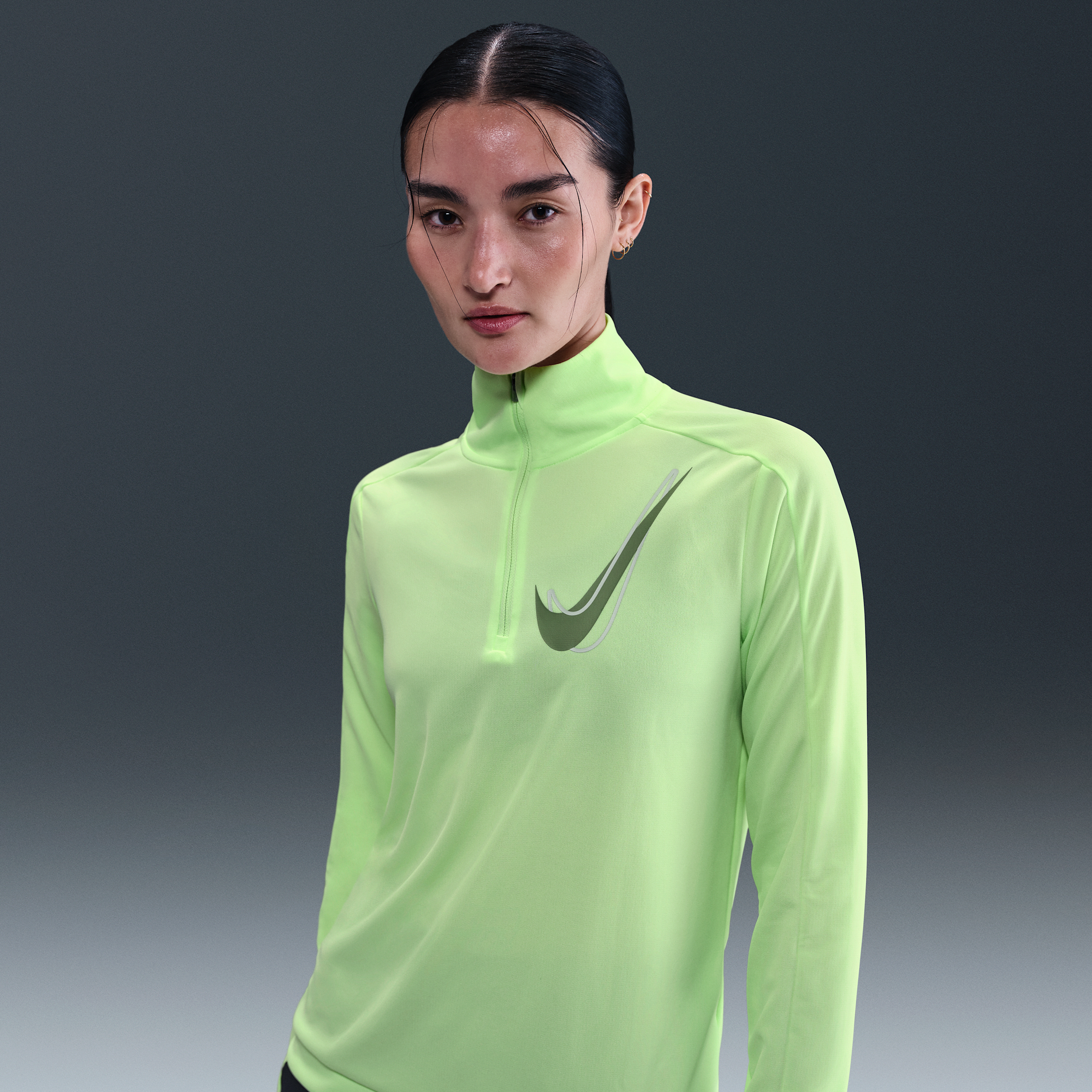 Nike Swoosh Dri-FIT hardlooptussenlaag met halflange rits voor dames - Geel