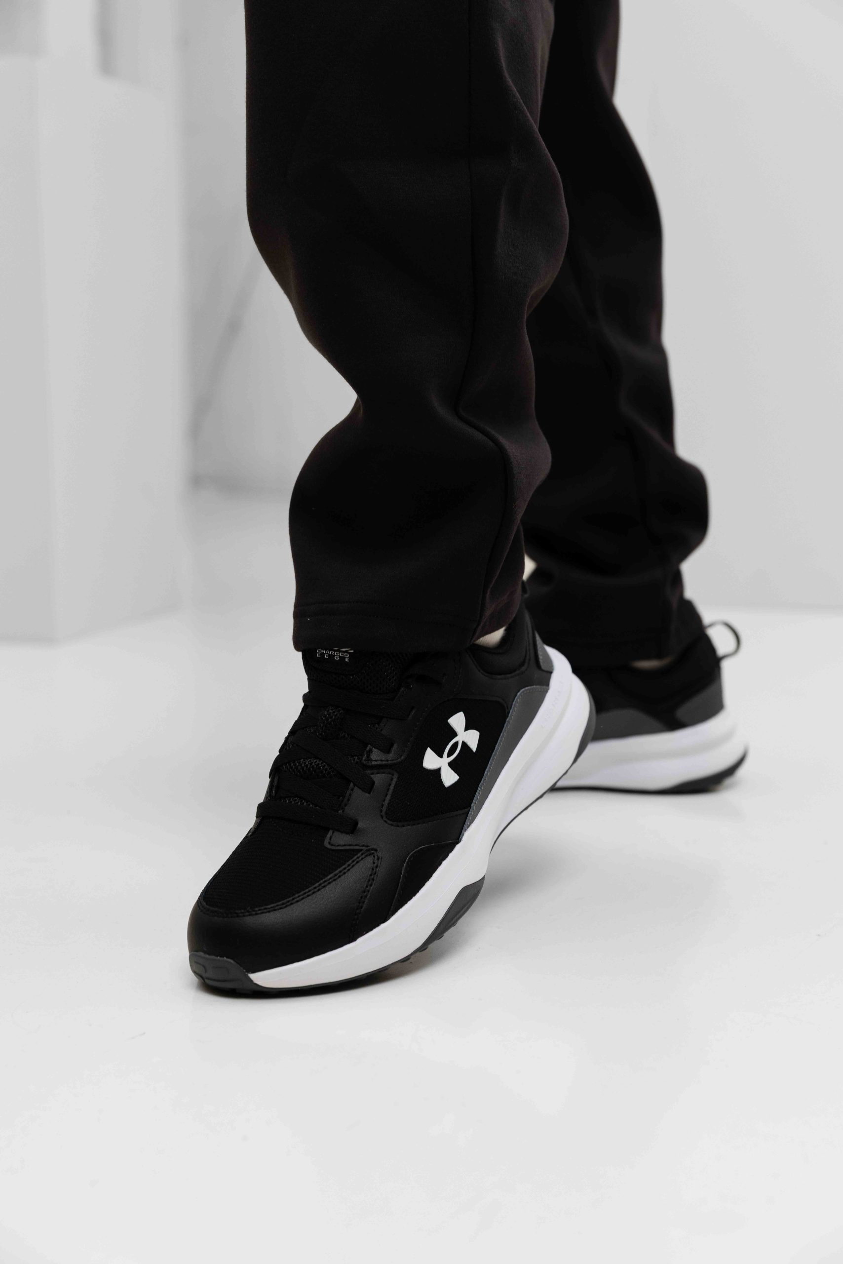 Under Armour Trainingsschoenen UA Charged Edge