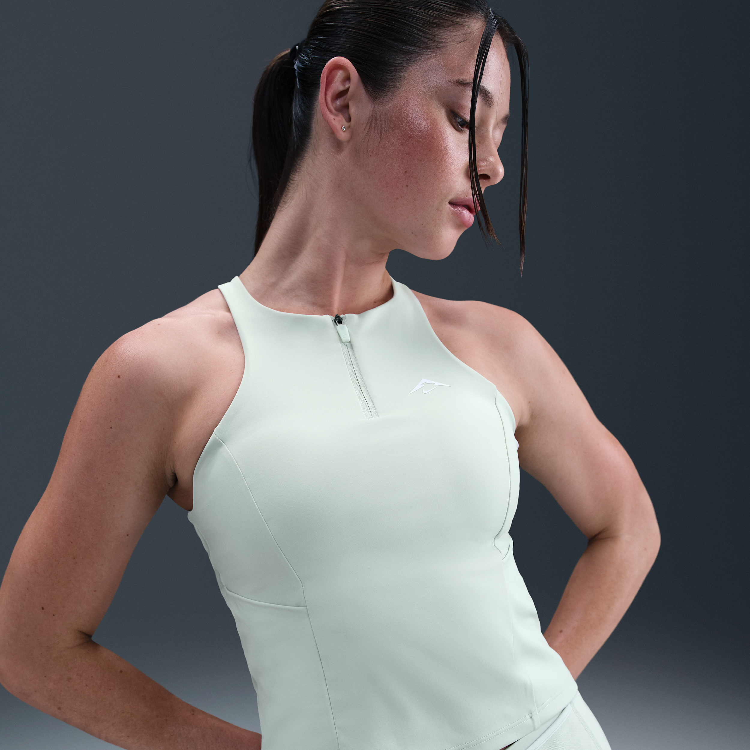 Nike Trail tanktop met padded sport-bh en medium ondersteuning - Grijs