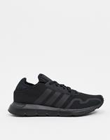 Adidas - Swift run X - Sneakers in triple zwart