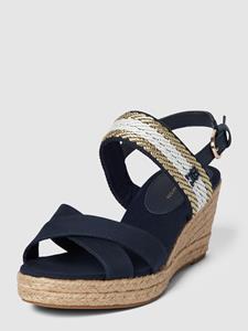 Tommy Hilfiger Keilsandalette "GOLDEN WEBBING MID WEDGE;", mit verstellbarem Fesselriemchen, schmale Form