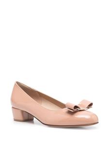 Ferragamo Vara pumps met strikdetail - Beige