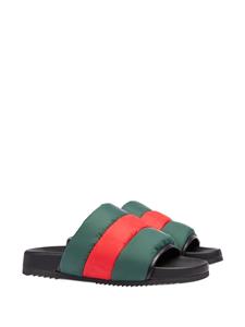 Gucci Gewatteerde slippers met web-streep - Groen