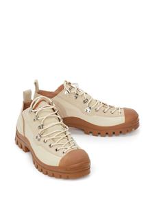 JW Anderson Veterschoenen met geborduurd logo - Beige