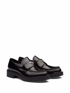 Prada Loafers met logoplakkaat - Zwart