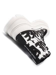 Alexander McQueen Treadslick sneakers met graffiti-print - Wit