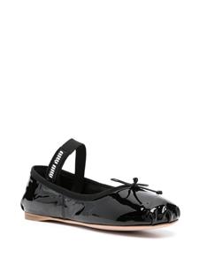 Miu Miu logo-band ballerina shoes - Zwart