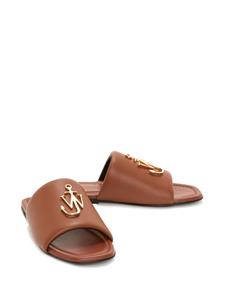 JW Anderson Leren slippers - Bruin
