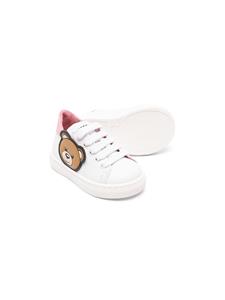 Moschino Kids Sneakers met teddybeerpatch - Wit