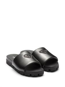 Prada Slippers met logoplakkaat - Zwart