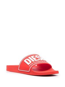 Diesel Slippers met logo-reliëf - Rood