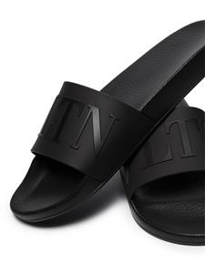 Valentino VLTN slippers met logo - Zwart