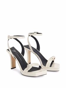 Giuseppe Zanotti Nefertite sandalen met geknoopt detail - Wit