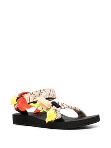 Arizona Love Trekky sandalen met bandanaprint - Zwart