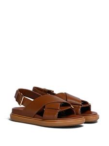 Marni Fussbett sandalen met gekruiste bandjes - Bruin