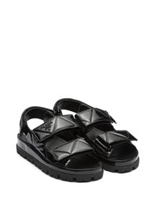 Prada Sandalen met logo - Zwart