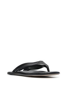 BY FAR Dasha leren teenslippers - Zwart