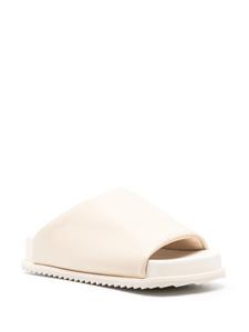 YUME YUME Slippers met open neus - Beige