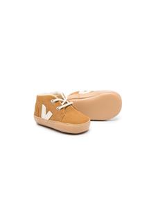 VEJA Kids Suède babyschoentjes - Bruin