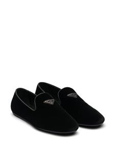 Prada triangle-logo velvet loafers - Zwart