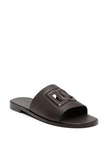 Dolce & Gabbana Leren slippers met logo-reliëf - Bruin