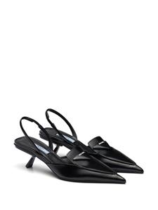 Prada Slingback pumps met logoplakkaat - Zwart