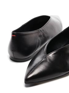 Aeyde Rosa pumps met puntige neus - Zwart
