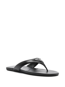 Prada enamel-triangle leather flip flops - Zwart