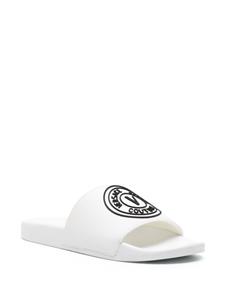 Versace Jeans Couture Slippers met V-embleem - Wit