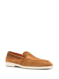 Santoni Suède loafers met ronde neus - Bruin