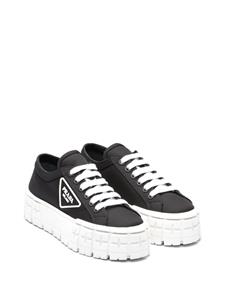 Prada Sneakers met plateauzool - Zwart