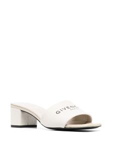 Givenchy Muiltjes met logoprint - Beige