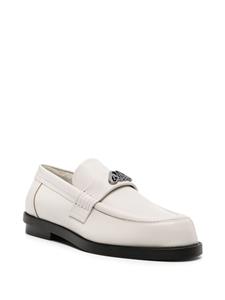 Alexander McQueen Seal-plaque leather loafers - Beige
